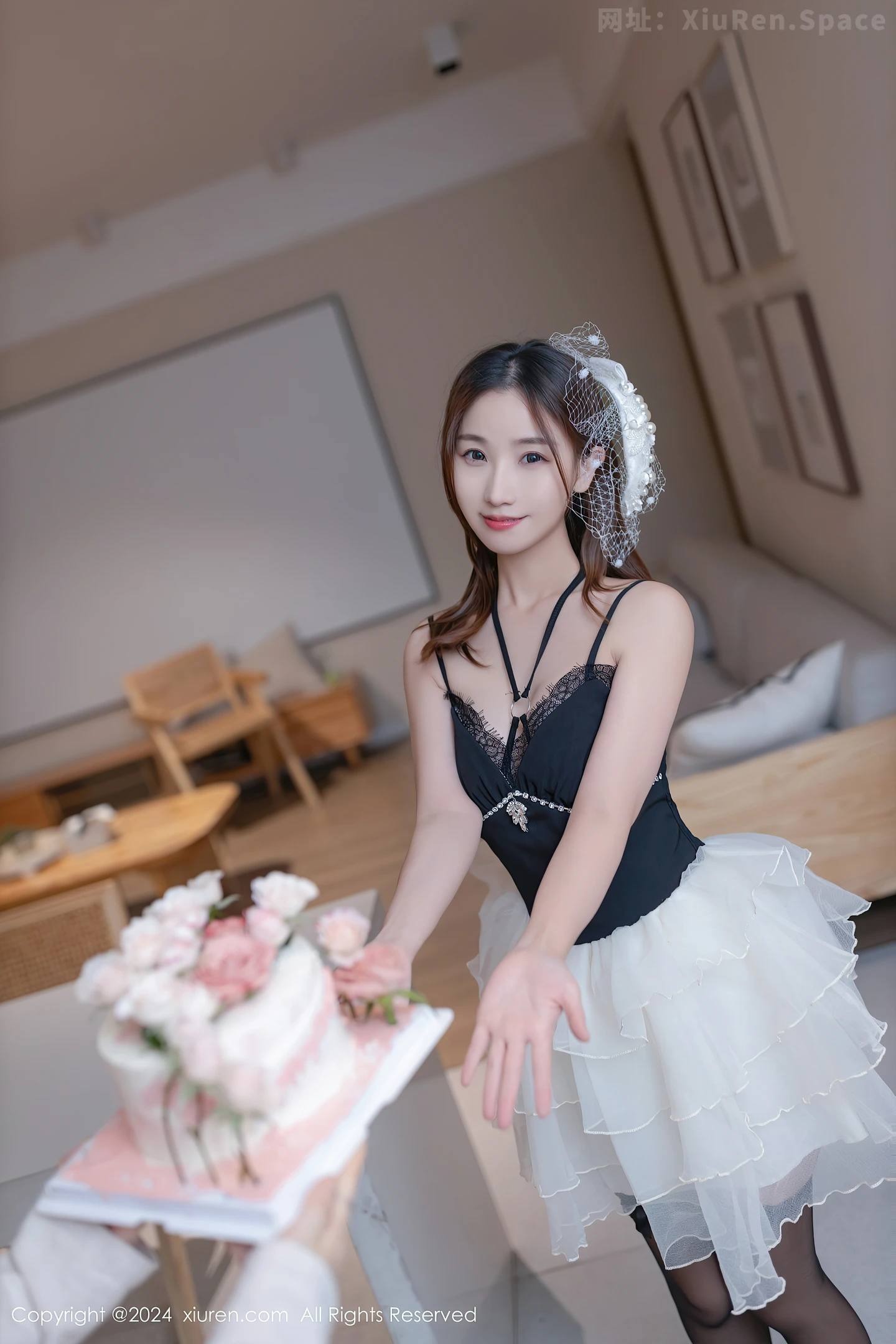 图片[3]-[XiuRen秀人网]VOL.8398 模特杏子Yada生日场景性感黑色情趣内衣秀曼妙身姿撩人诱惑写真80P-秀人网官方网站